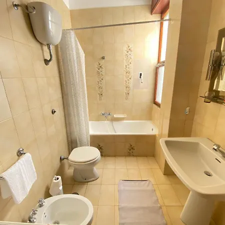 Lungomare Apartament Lido Apartment *