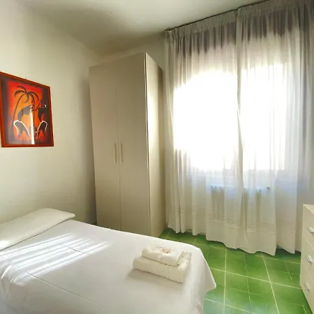 Lungomare Apartament Lido Apartment *